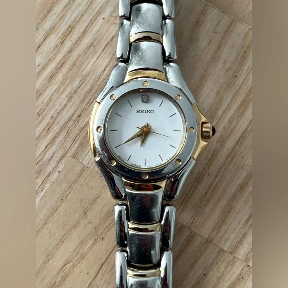 Seiko Vintage Luxury Ladies Diamond Watch Two-Tone Bracelet White Dial